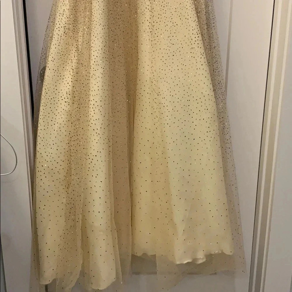 B. Darlin Sequin Gold Confetti Dress Halter Long Gown Size 4 NWT - Picture 3 of 8
